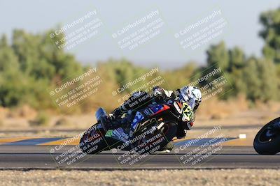 media/Nov-19-2023-CVMA (Sun) [[1f3d1b7ccb]]/Race 17 Amateur Supersport Middleweight/